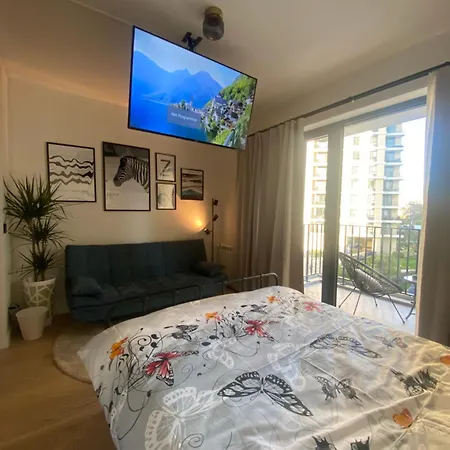 Waterfront Retreat With Garage And Balcony * 贝尔格莱德