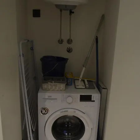 Apartment Waterfront Retreat With Garage And Balcony *