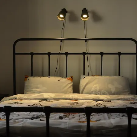 Waterfront Retreat With Garage And Balcony Apartment *