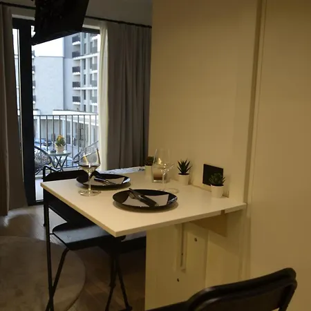 Waterfront Retreat With Garage And Balcony